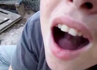 Outdoor handjob session featuring a really attractive lady that cums